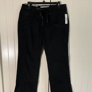NWT Old Navy Black Capris